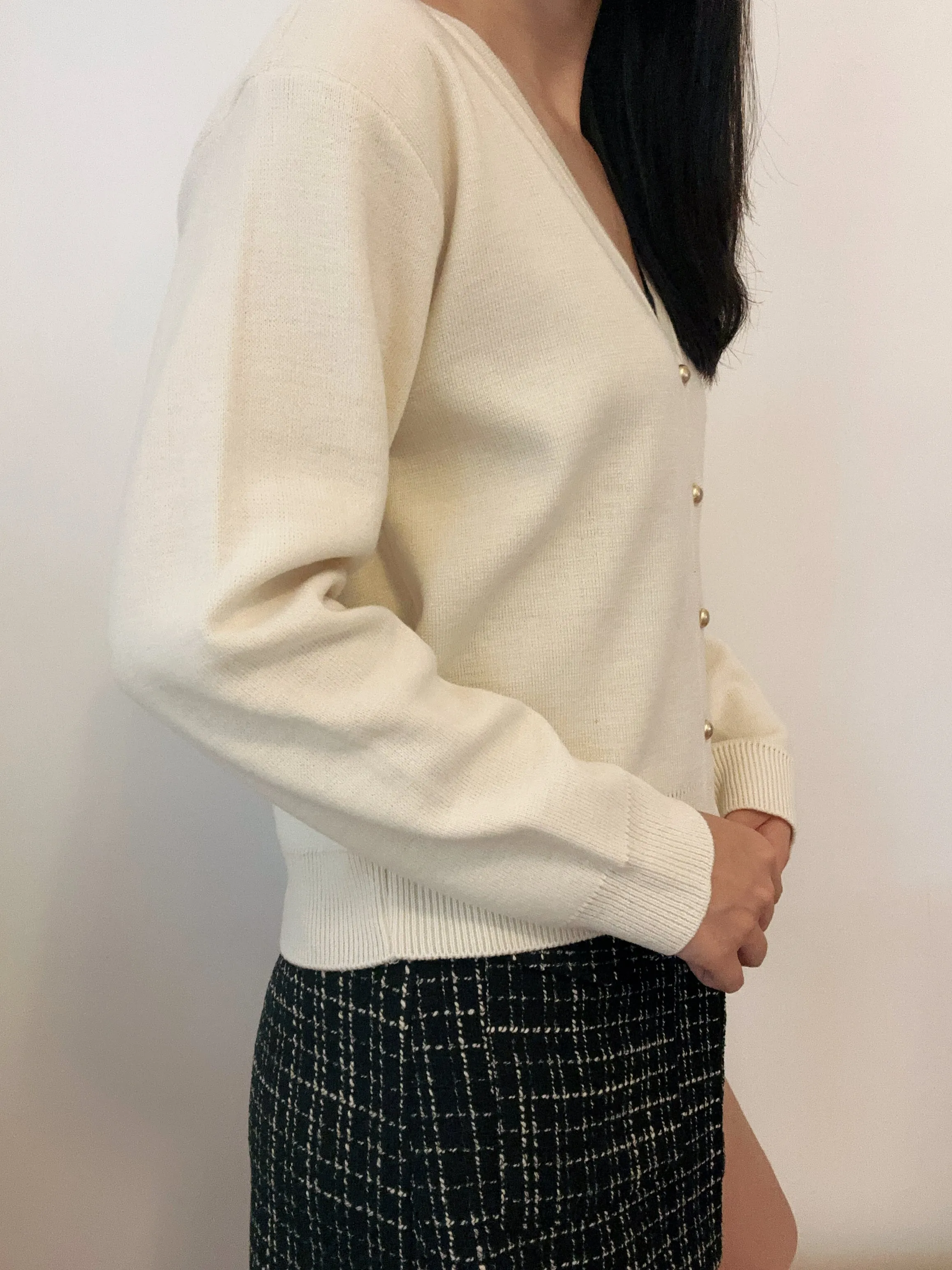 [Ready Stock] 퍼르 Korean Pearl Button Cardigan [2 Colours]