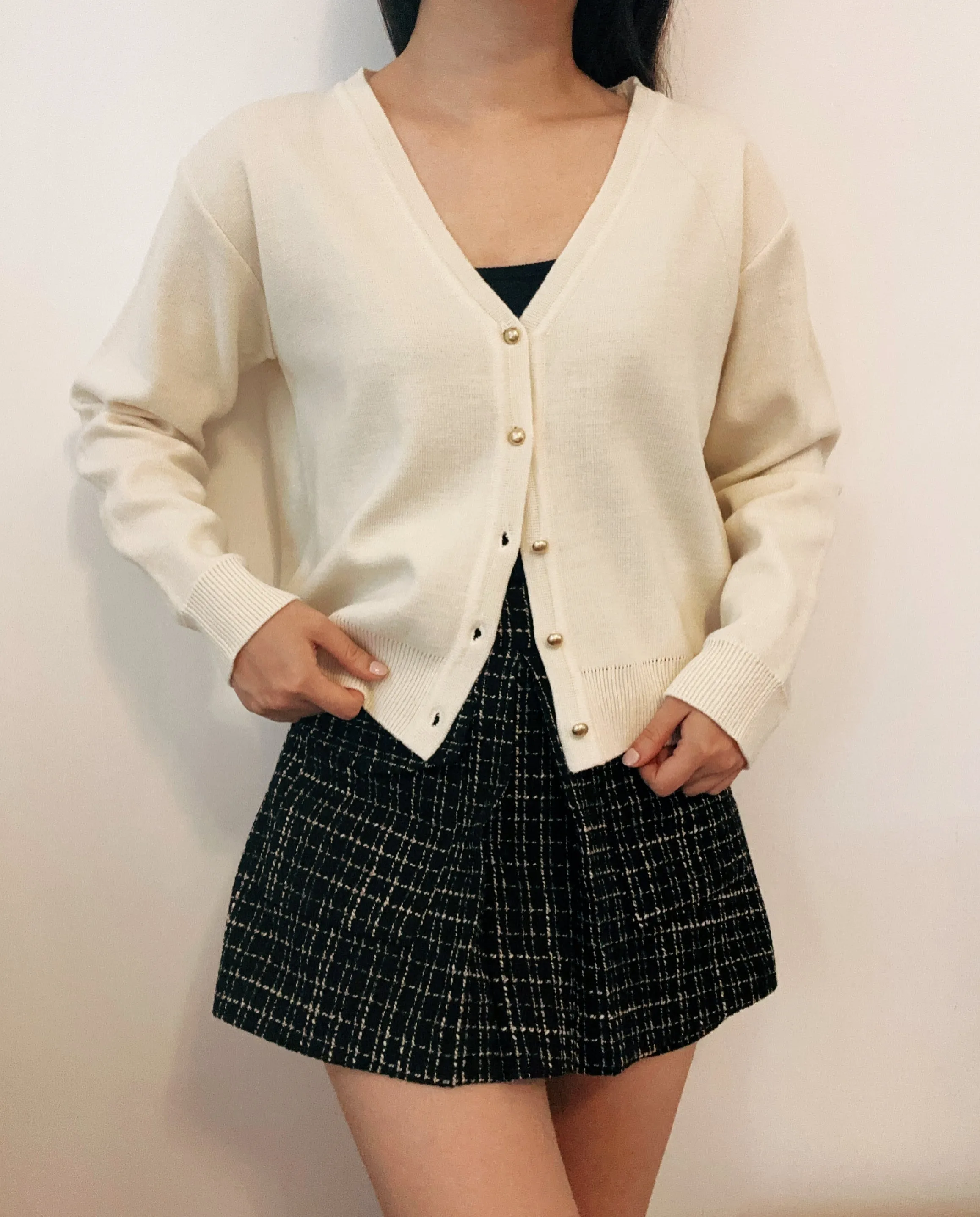 [Ready Stock] 퍼르 Korean Pearl Button Cardigan [2 Colours]