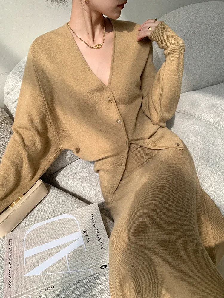 Relaxed V Cardigan in Khaki